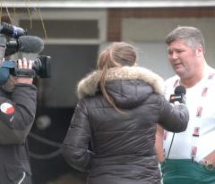 Stefan är punktmarkerad av media så fort han visar sig på Grosbois. Foto: Travkompaniet