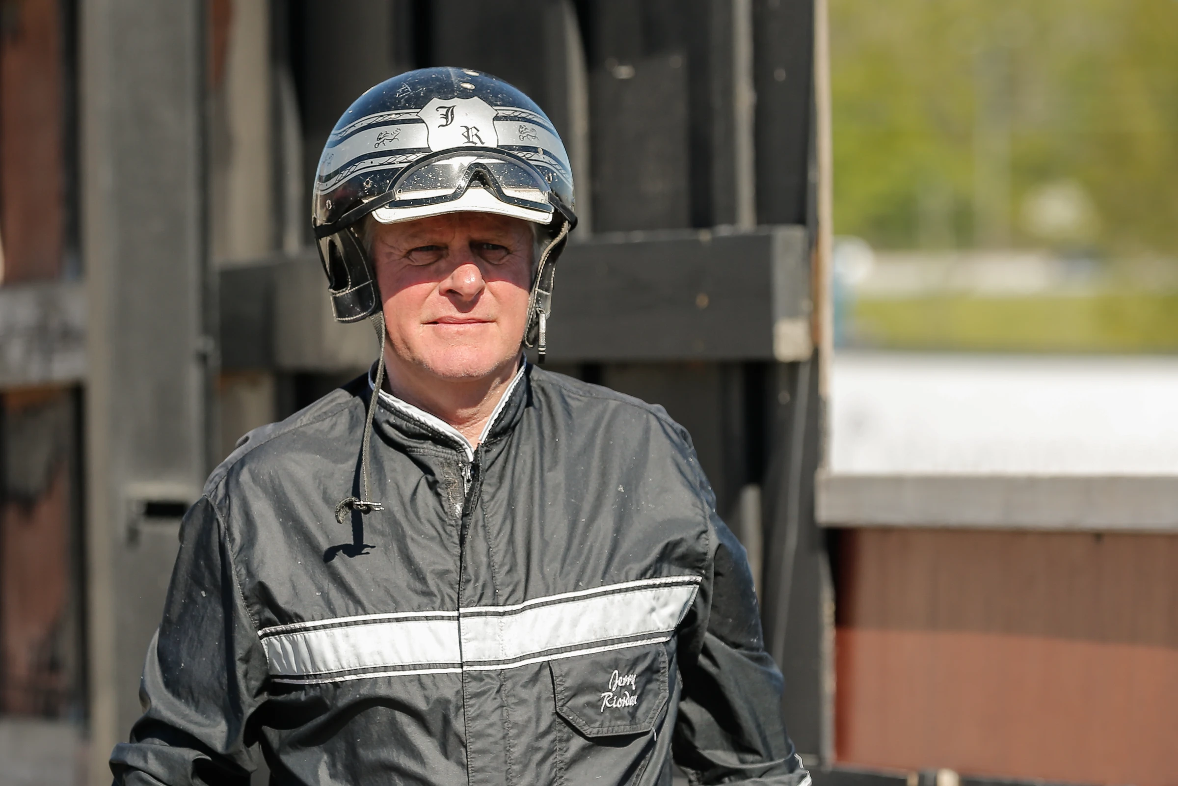 Jerry Riordan selar ut tre hästar på V86 och tror på chans med samtliga. Foto: Lena Emmoth/TR BIld