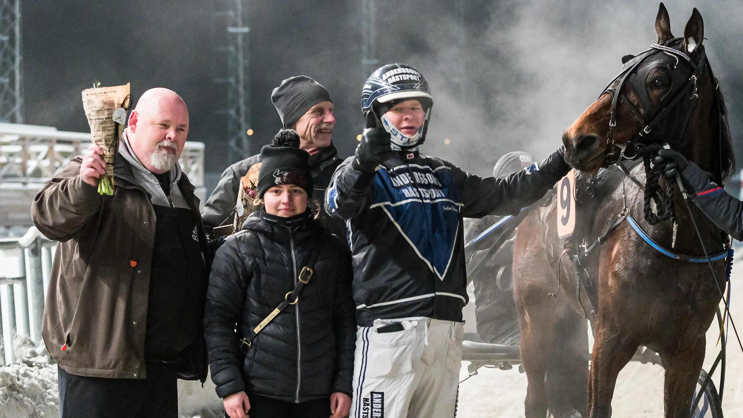 Glada miner efter en av Master Of Zons segrar. Blir det ett nytt besök i vinnarcirkeln på onsdag? Foto: Lena Emmoth/TR Bild