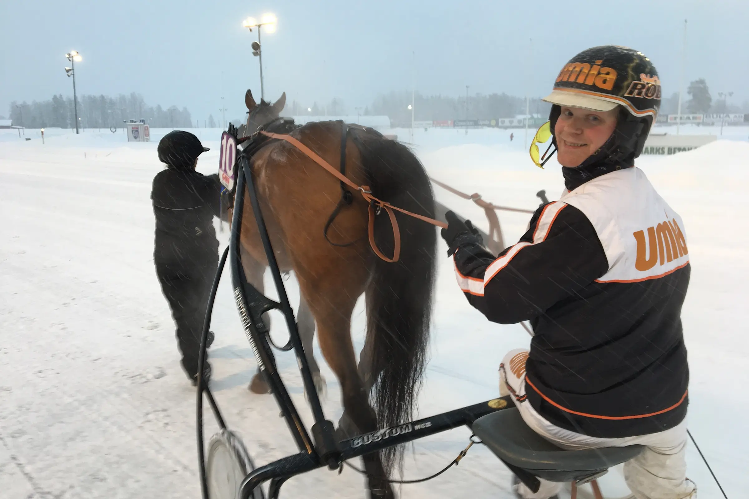 Robert Dunder startar tre hästar när V75 avgörs på hemmabanan Bergsåker. Foto: Mikael Wikner, TR Bild