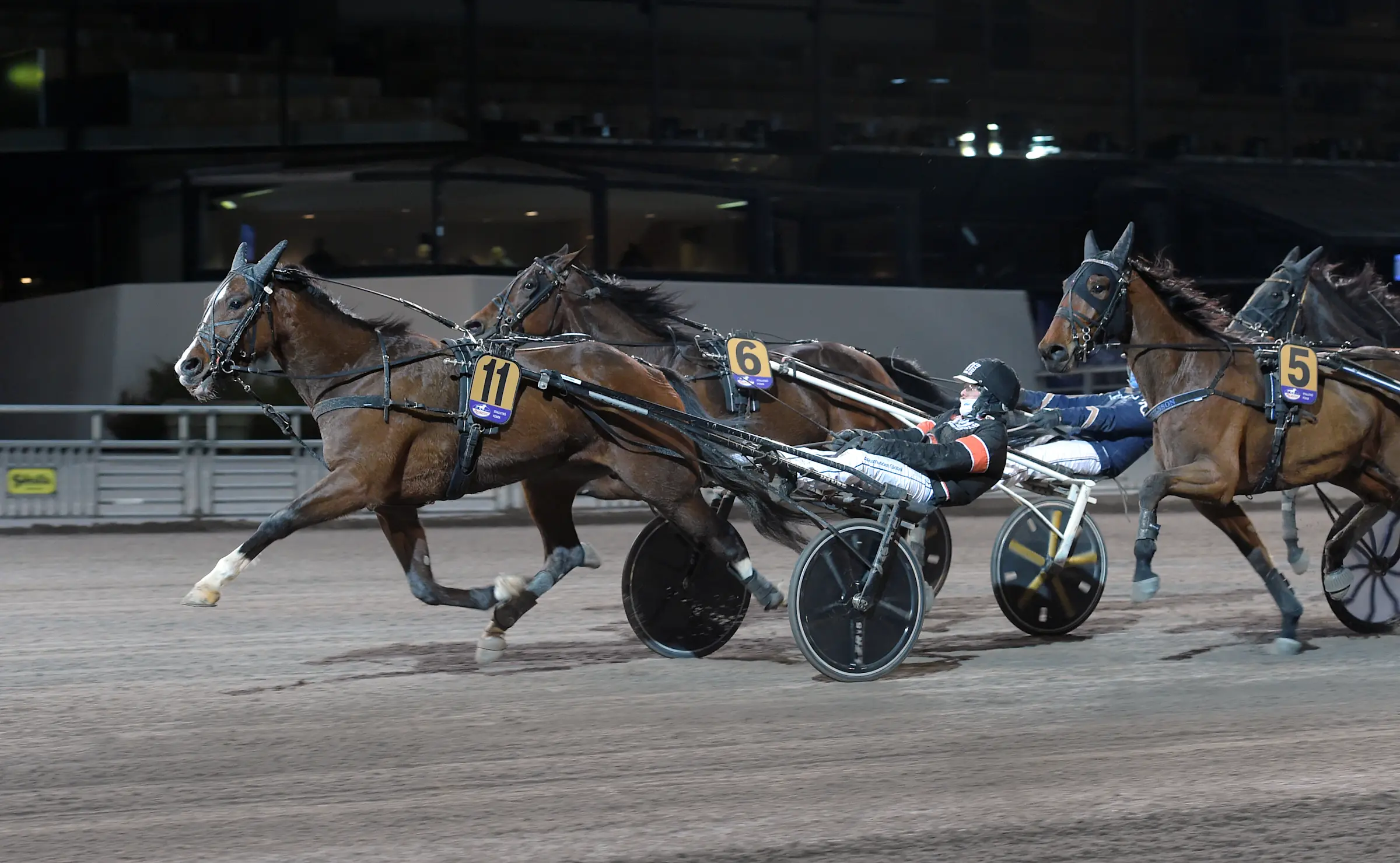 Ogden Boko sträcker på sig och bärgar sjunde segern. Foto: Lars Jakobsson, TR Bild