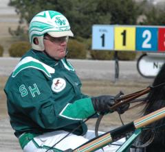 Stefan var helt tagen efter gårdagens snabbjobb med Maharajah. Foto: Travkompaniet